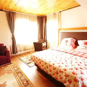 Hotel Herton, Istanboel